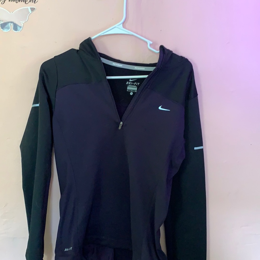 nike half zip sweatshirt